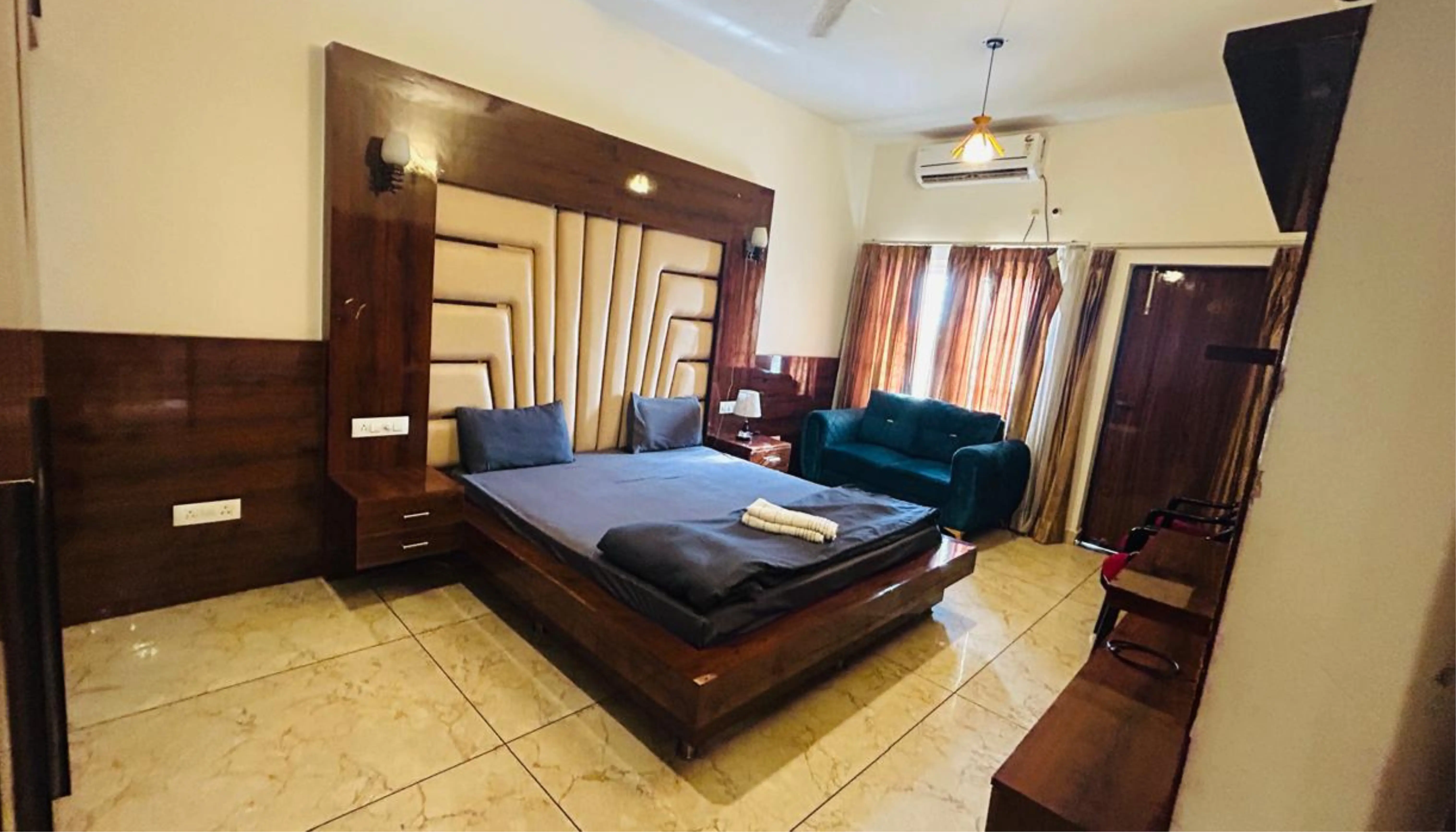 7 Luxury Bedrooms